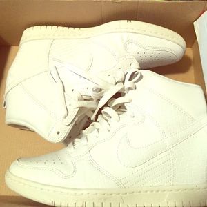 Women’s Nike Sky High Dunks